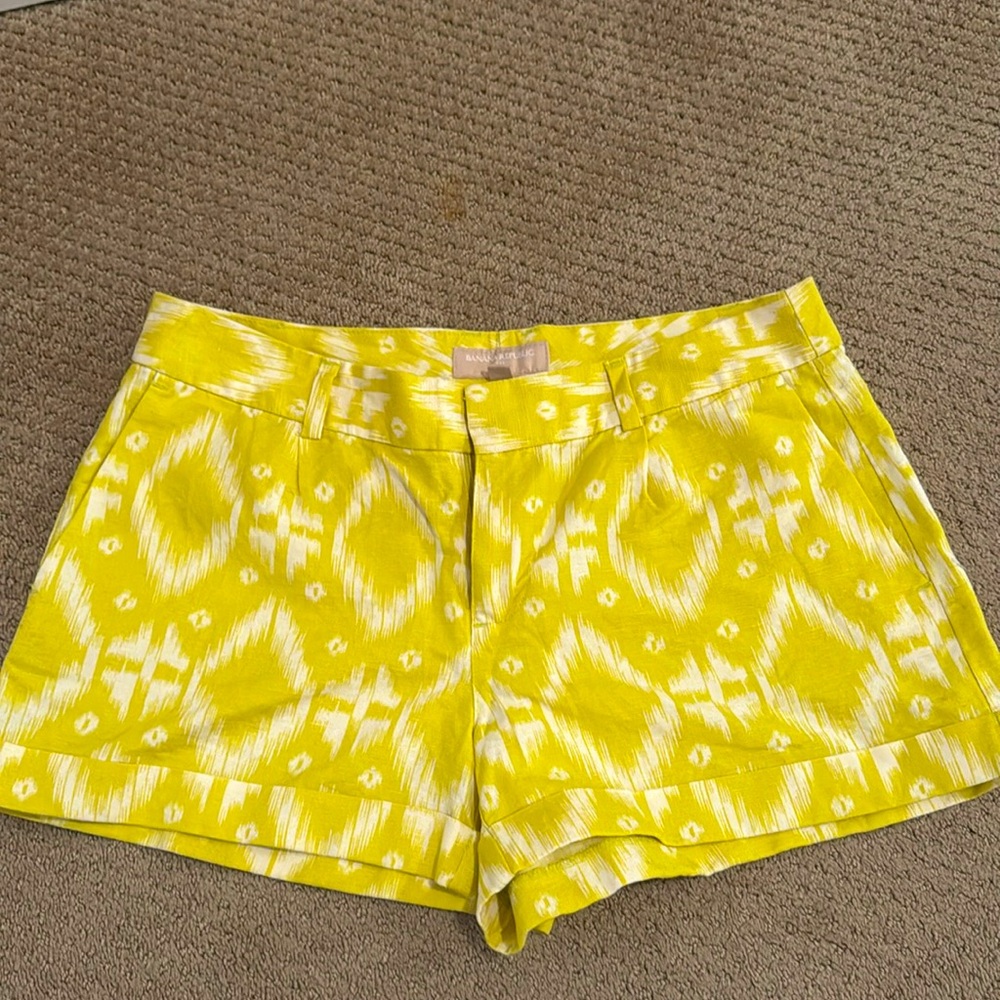 Banana Republic Shorts- Ryan Fit- Size 8 Linen